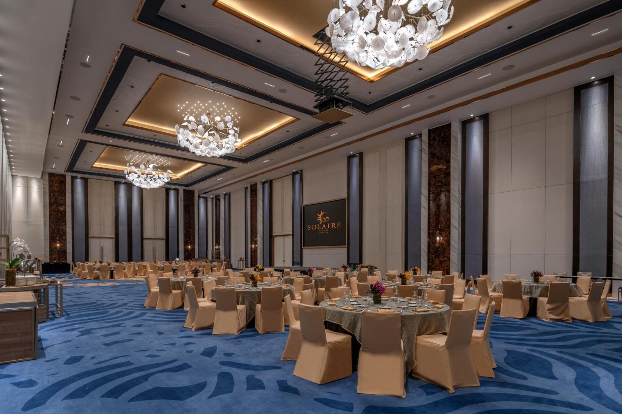 Solaire Resort North Quezon City Esterno foto